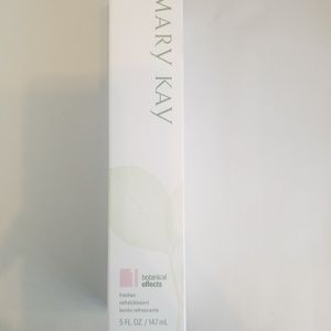 Mary Kay Freshen Dry/ Sensative Skin